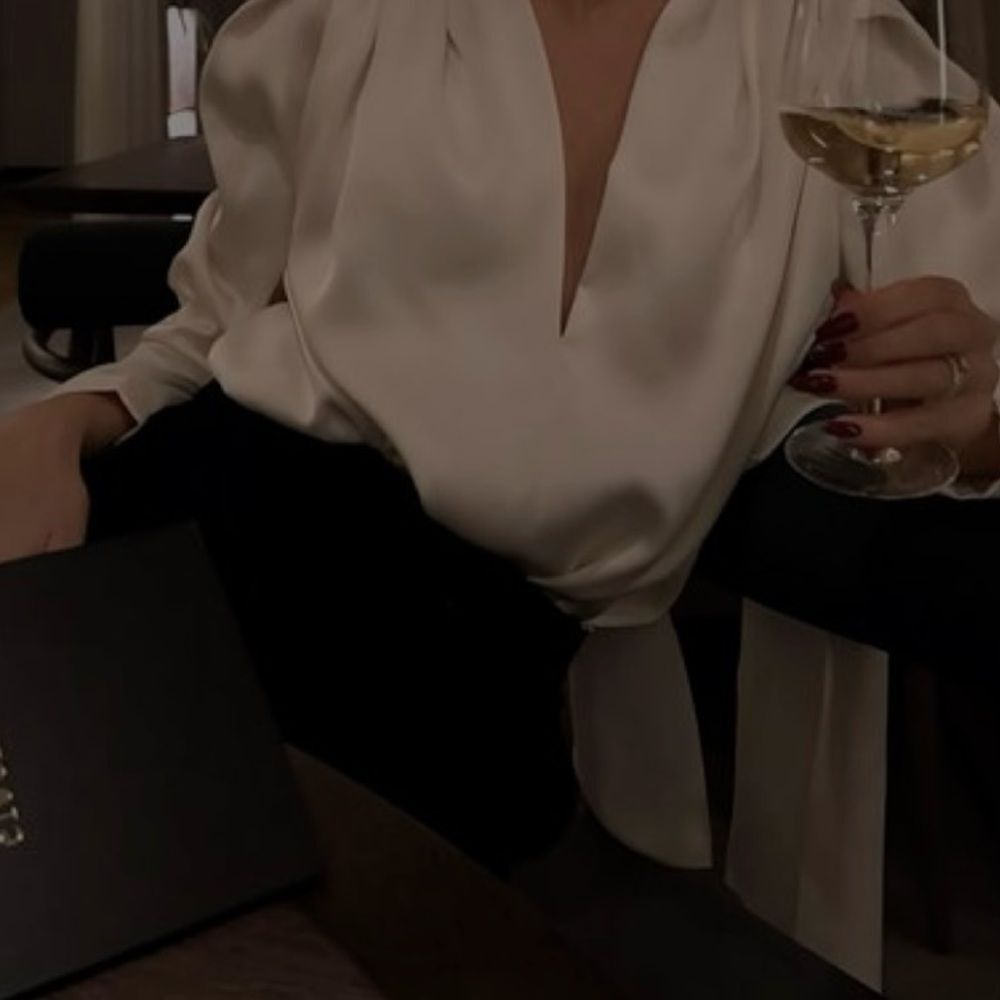 Uterque Elegant White Wrap Blouse
